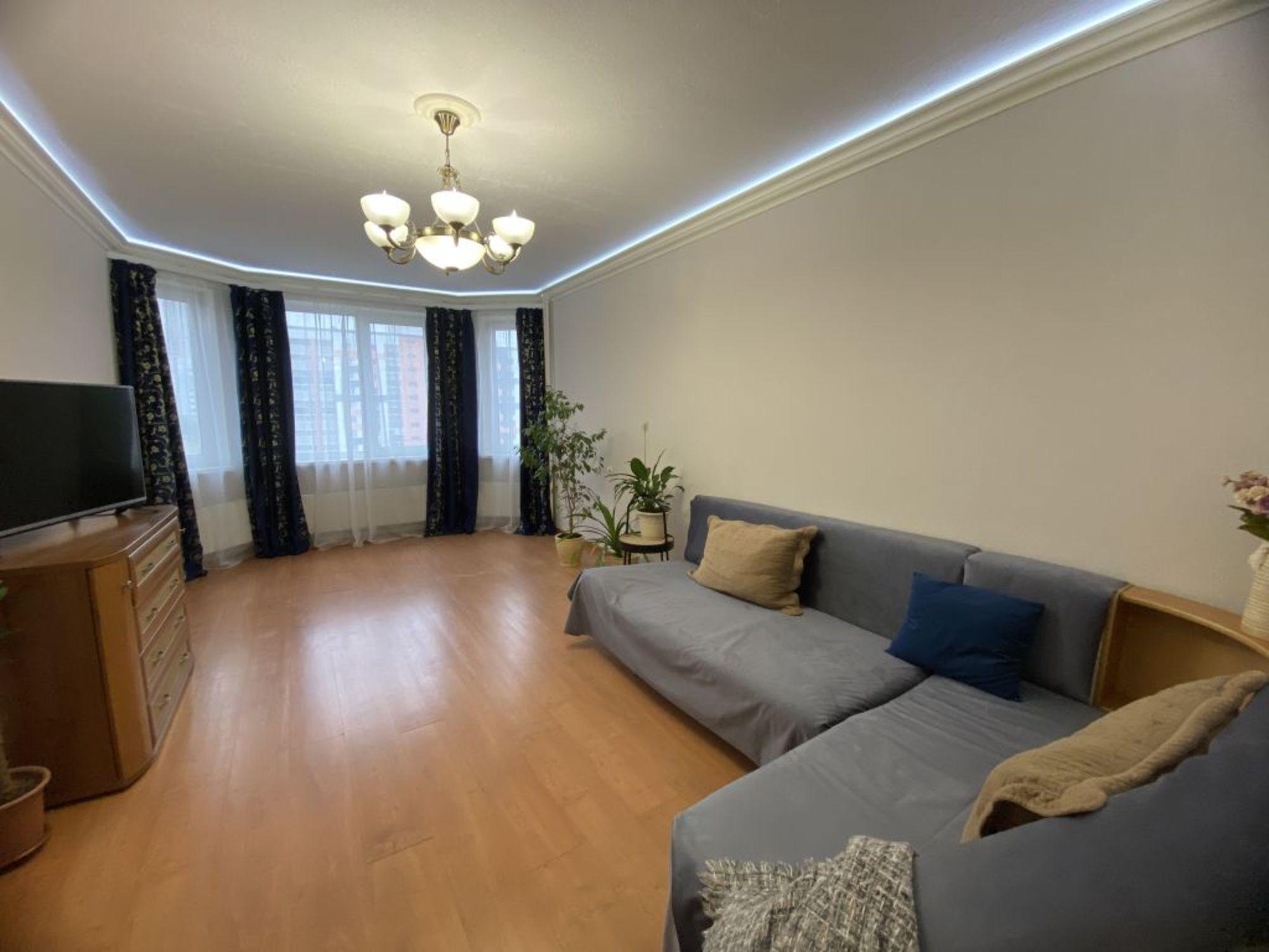 Купить квартиру за 10 500 000 рублей на Родионова ул, 165к1